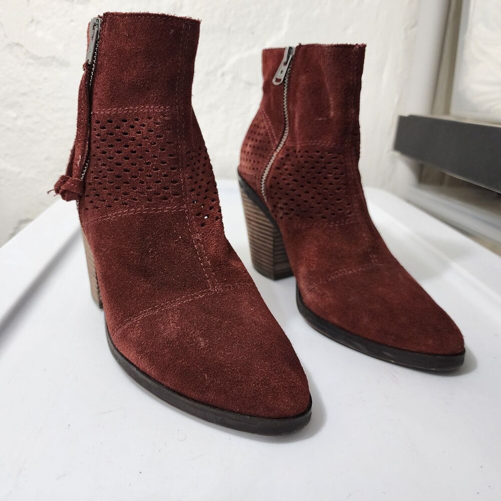 Lucky Brand Ramses ankle booties burgundy suede Stacked heel Perforated Zip 10M